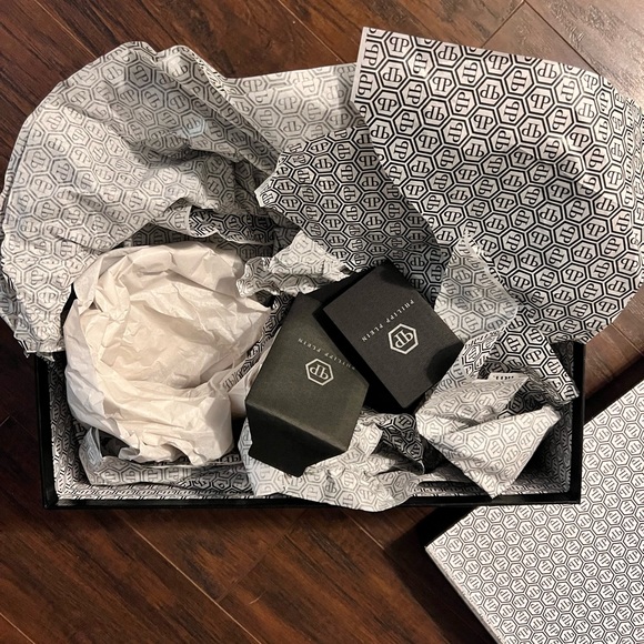 Philipp Plein Shoebox, Tissue and Authenticity Cards - Picture 6 of 10